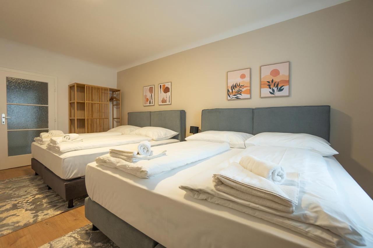 A 2-Bedroom Apartment With A King-Size Bed And A Balcony Is Located Just A 15-Minute Walk From Stephansplatz. Wina Bagian luar foto